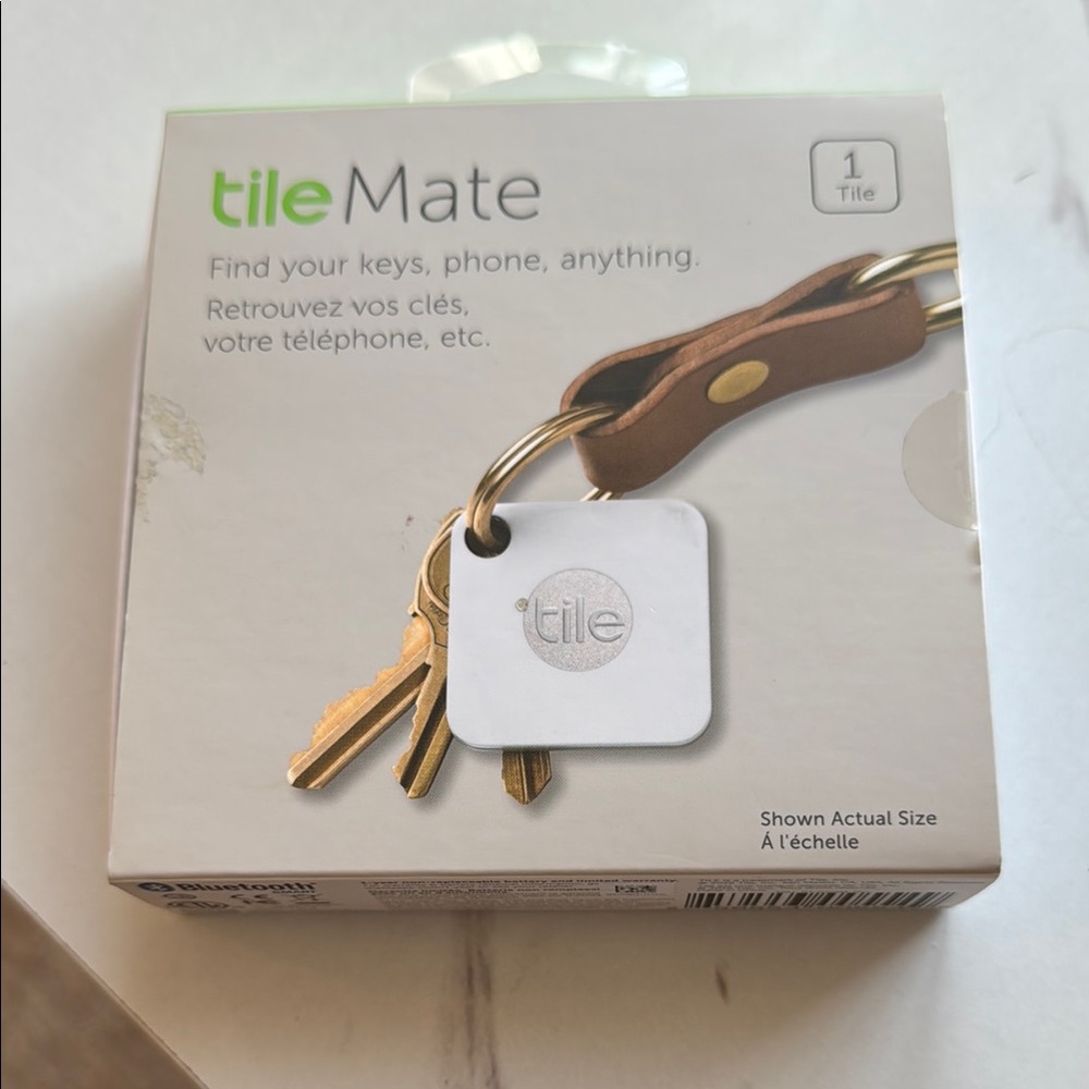 Tile mate, Bluetooth tracker, keys finder, and item locator. Brand new.